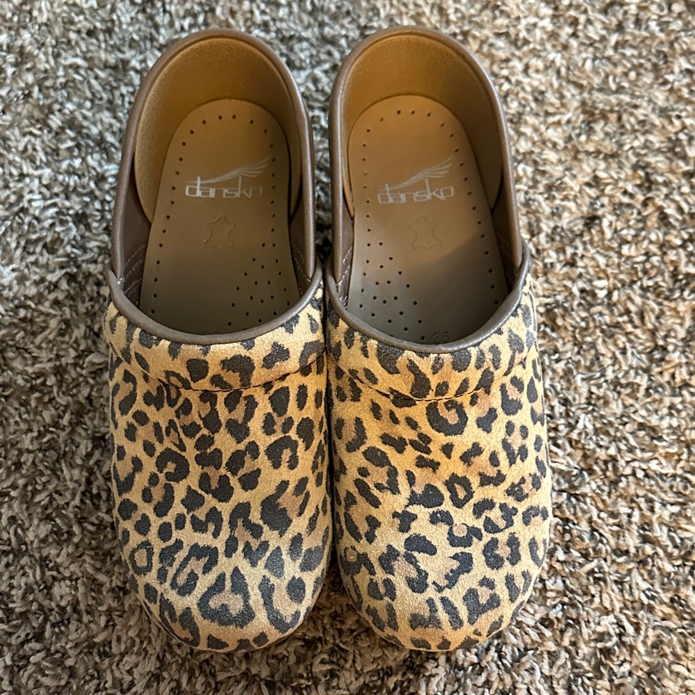 Leopard Danskos